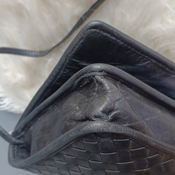 Bottega Veneta Black Woven Crossbody - Picture 8 of 16